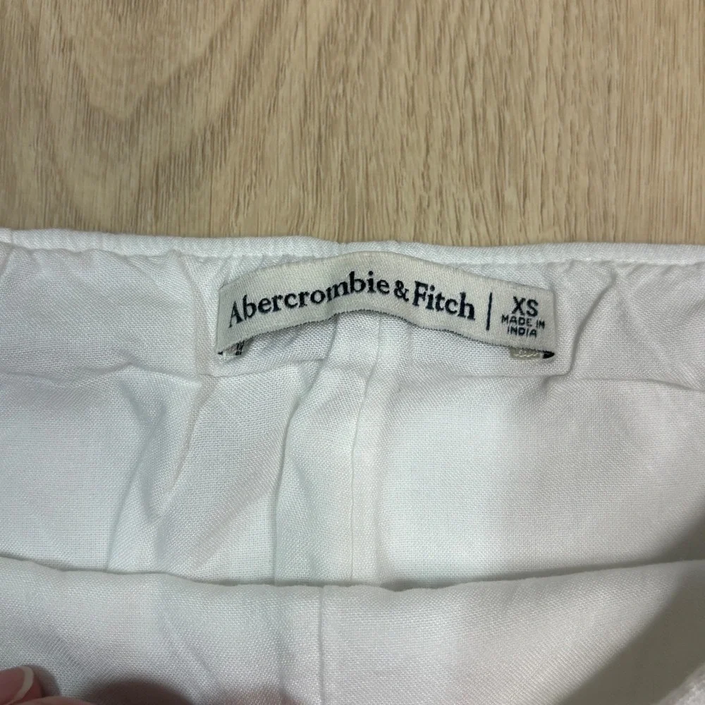 Abercrombie & Fitch White Linen Blend Wrap Front Mini Skort Womens XS Skirt